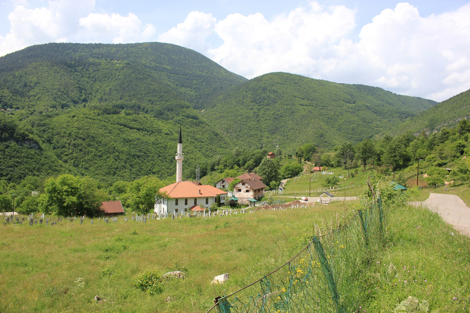 Žepa (Жепа) (Photo license CC-BY-SA 3.0)